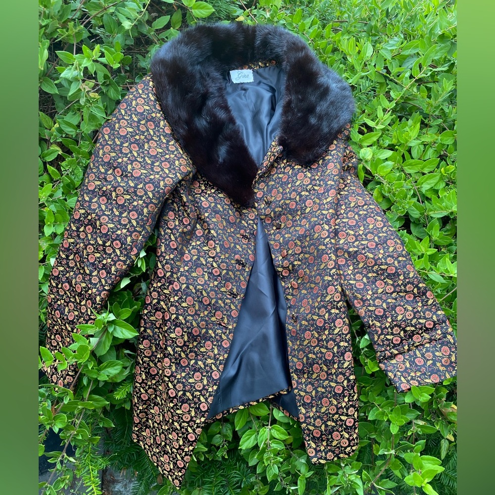Vintage Floral Gina Blazer Coat with Faux Fur Collar Size:S/M